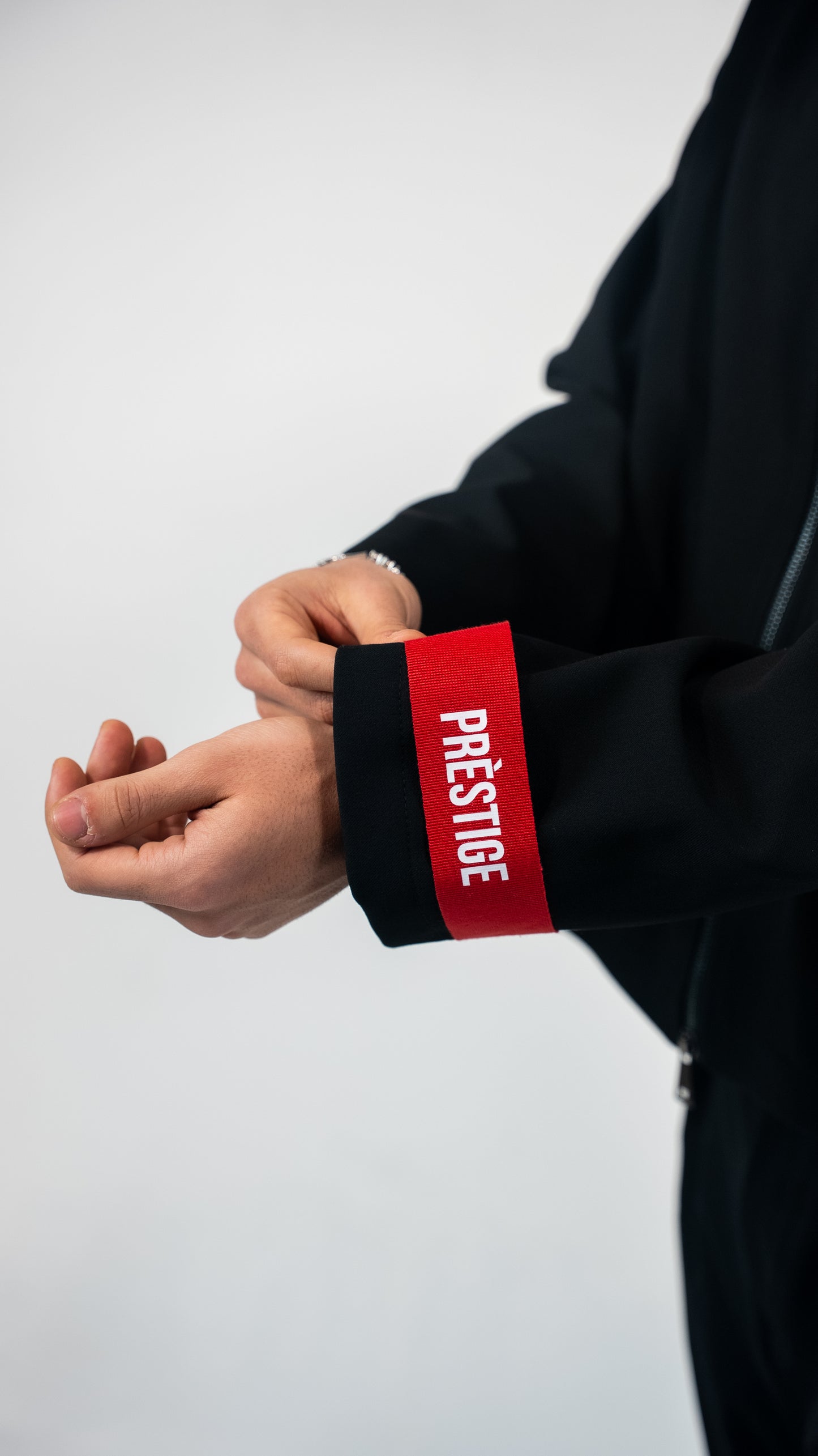 PRÈSTIGE ESSENTIAL RED LINE ZIP JACKET