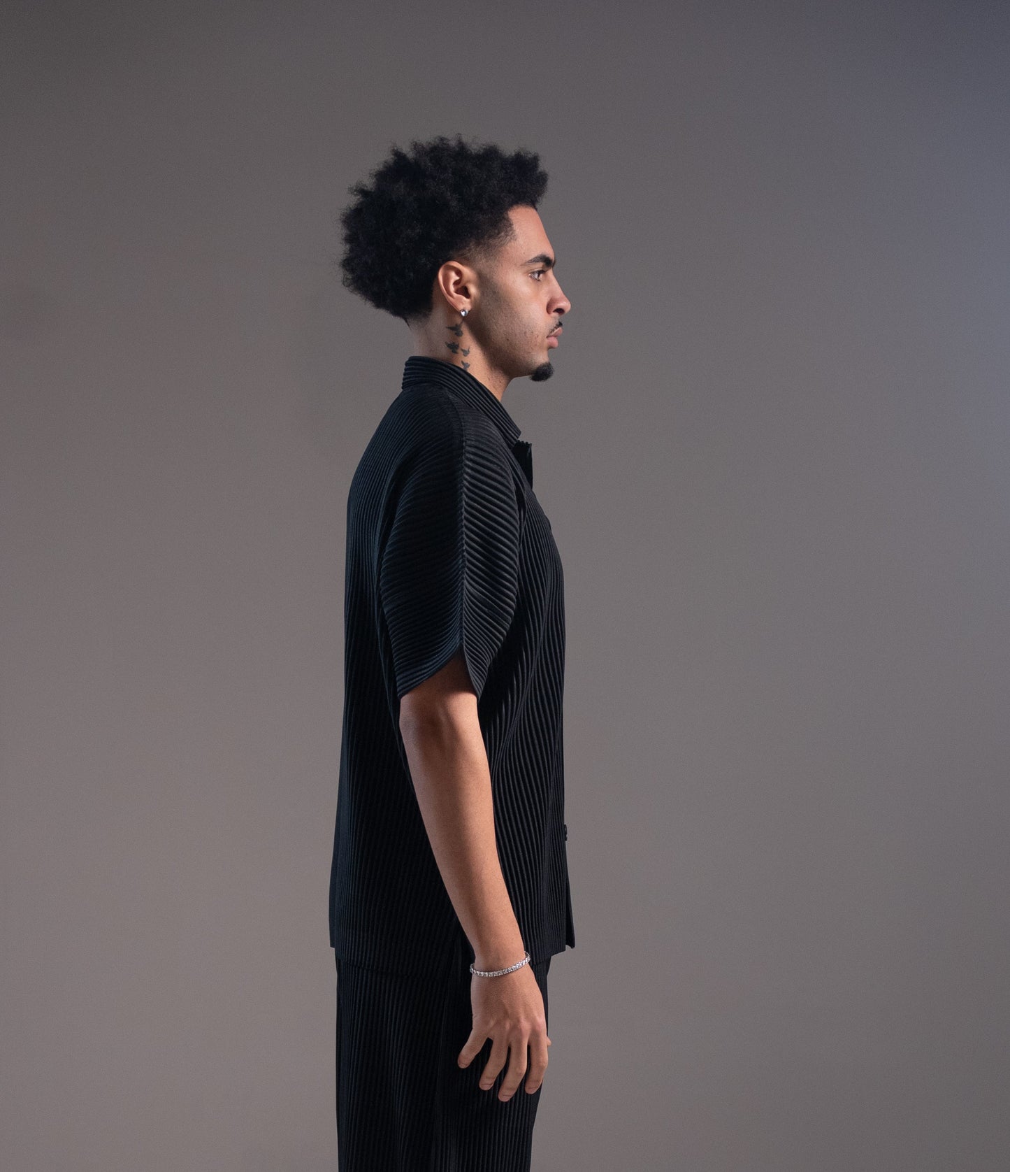 PLISSÈ SHIRT BLACK