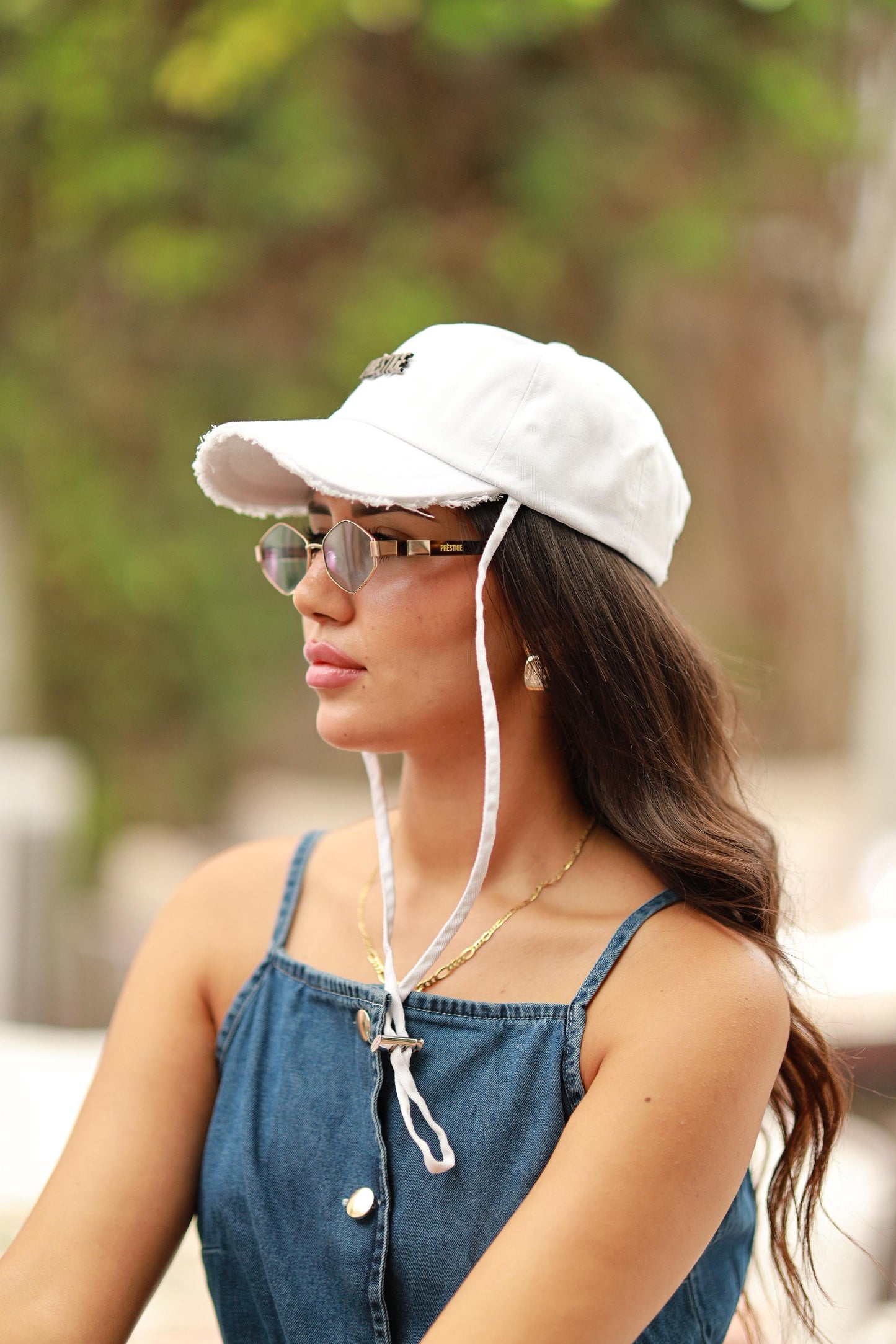 DISTRESSED WHITE HAT